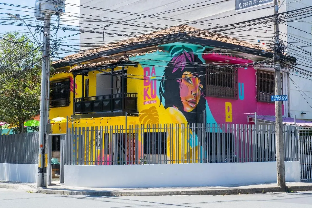 Baku Laureles Hostel Medellín