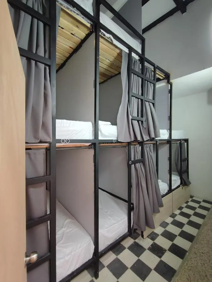 Capsule hotel Baku Laureles Hostel Medellin